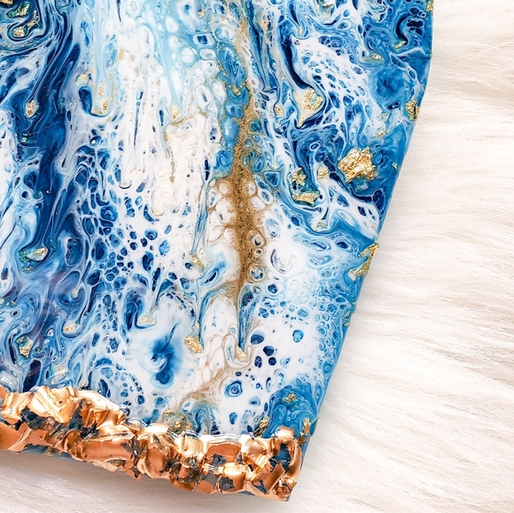 Resin Art on Wooden Heart Panel - Picture 4 of 11